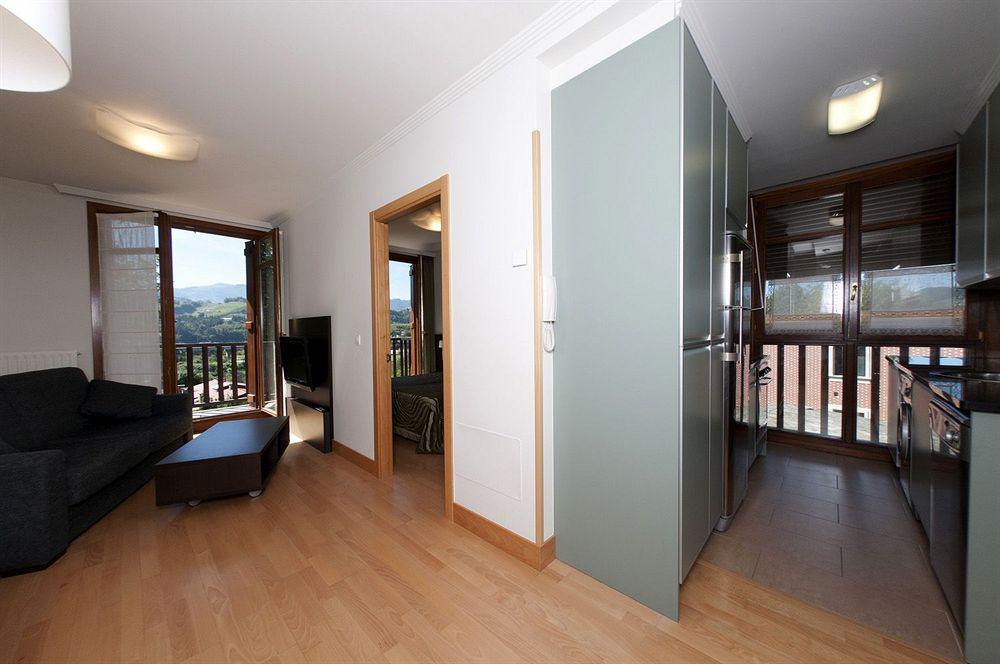 Apartamentos Turisticos Talaimendi Zarautz Exterior photo
