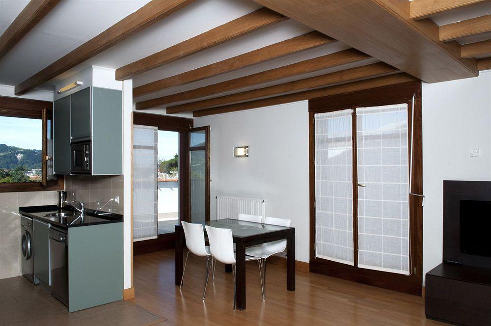 Apartamentos Turisticos Talaimendi Zarautz Exterior photo