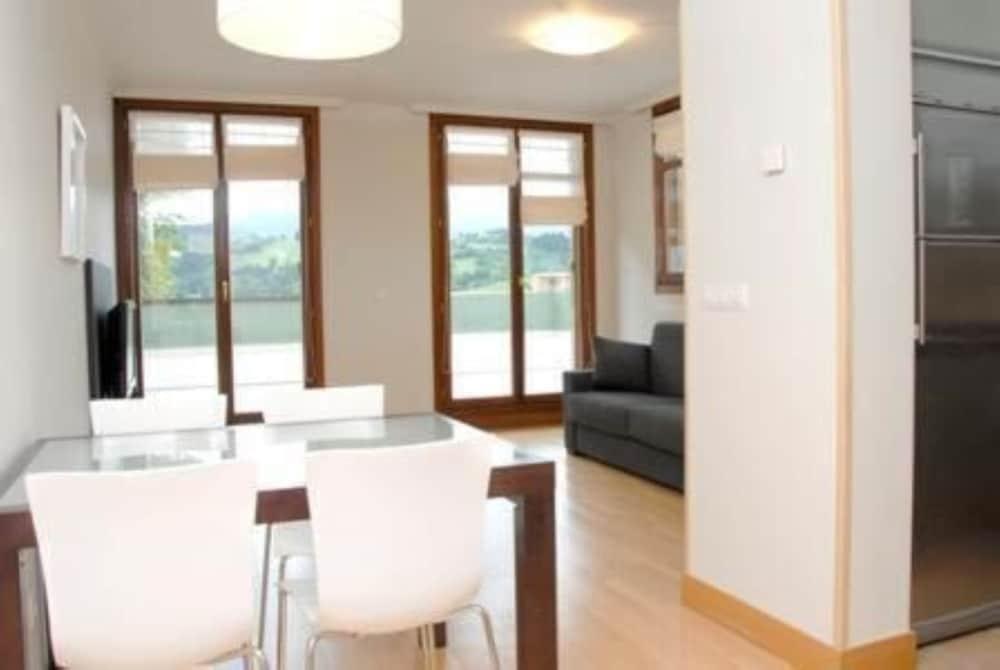 Apartamentos Turisticos Talaimendi Zarautz Exterior photo