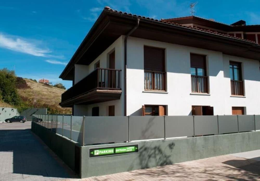 Apartamentos Turisticos Talaimendi Zarautz Exterior photo