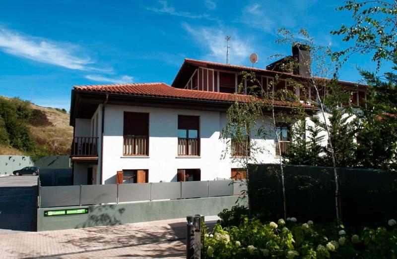 Apartamentos Turisticos Talaimendi Zarautz Exterior photo