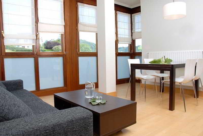 Apartamentos Turisticos Talaimendi Zarautz Exterior photo
