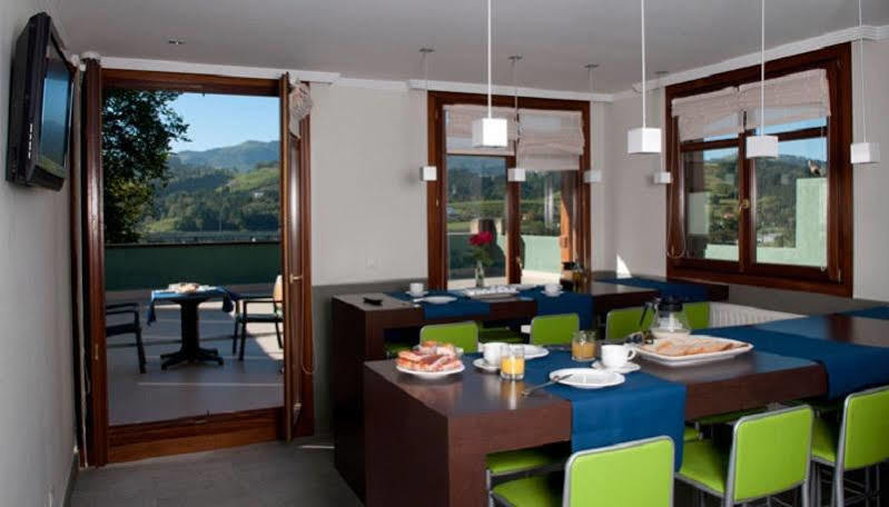 Apartamentos Turisticos Talaimendi Zarautz Exterior photo